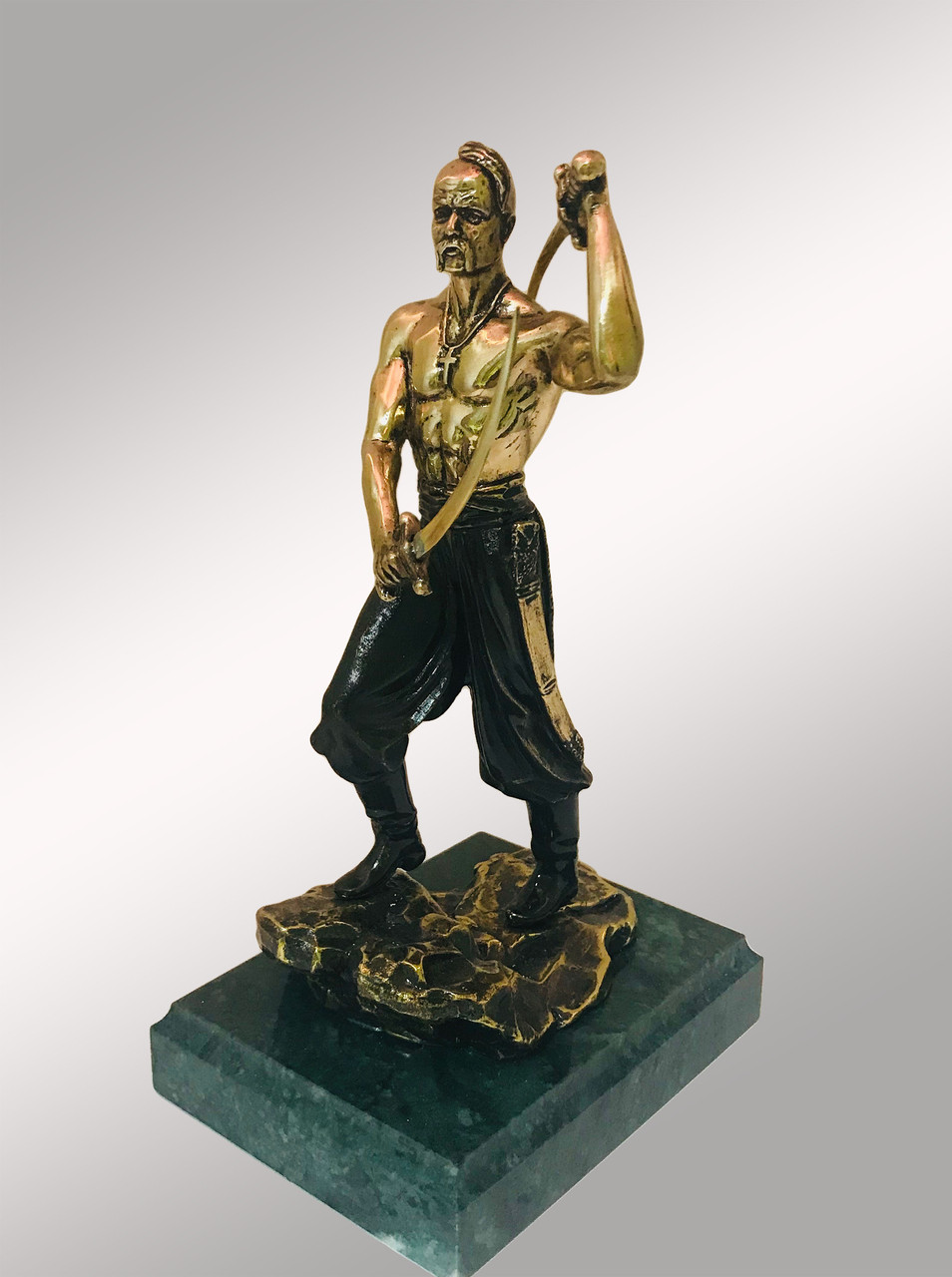 1809813513_bronzovaya-statuetka-kozak.jpg